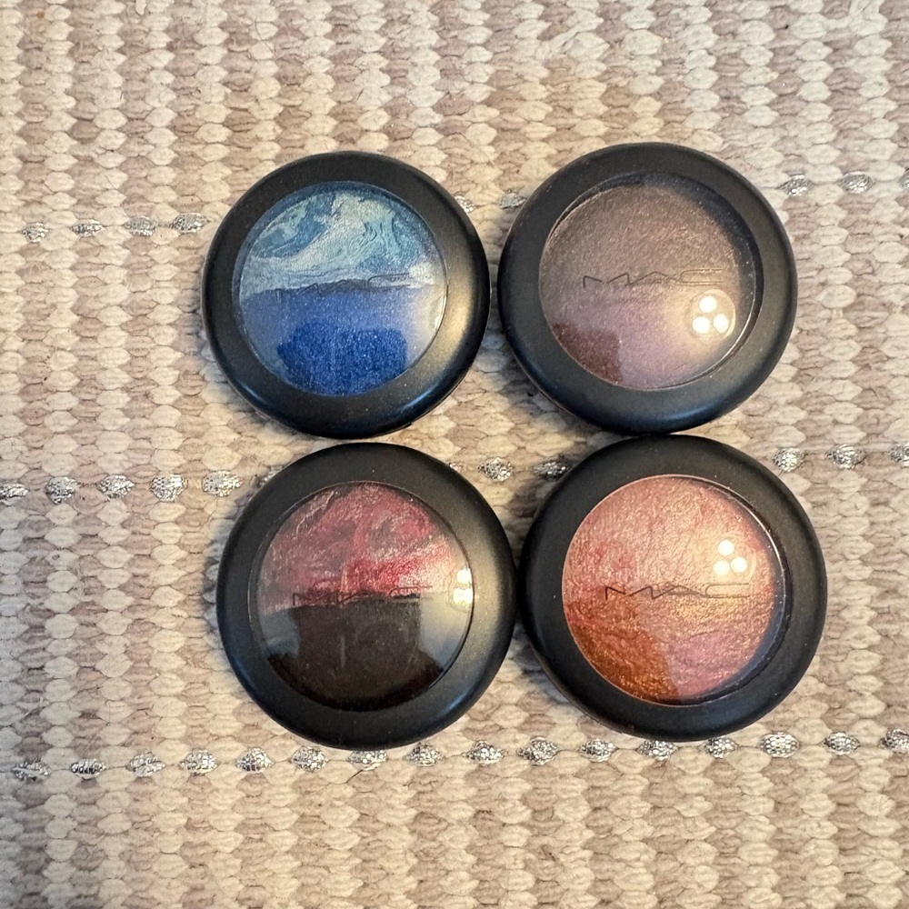 MAC- RARE - Mineralize Eyeshadow Quartet in Shimmery Blue, Purple, Copper, Rose-